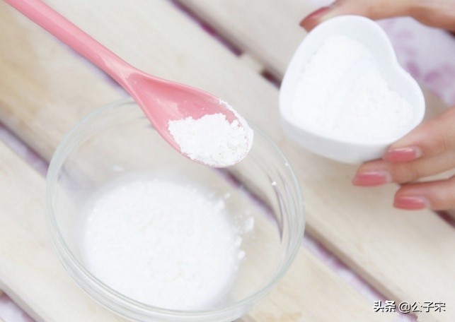 有痘痘的人珍珠粉怎么用好,使用珍珠粉长痘后怎么调理