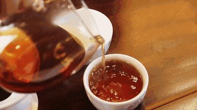 测评|岁月雕刻的冰岛熟砖，喝它简单又舒适