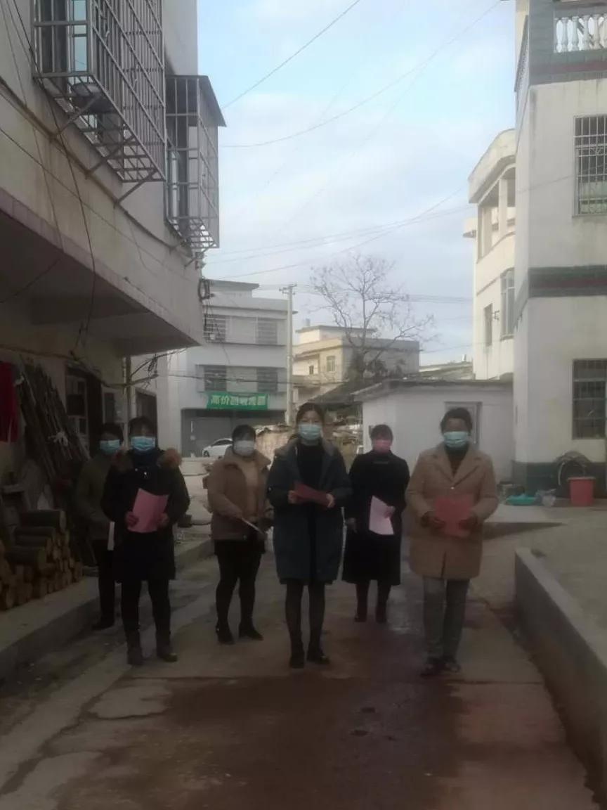 孩子们为防疫一线父母加油,深圳龙华防疫工作人员