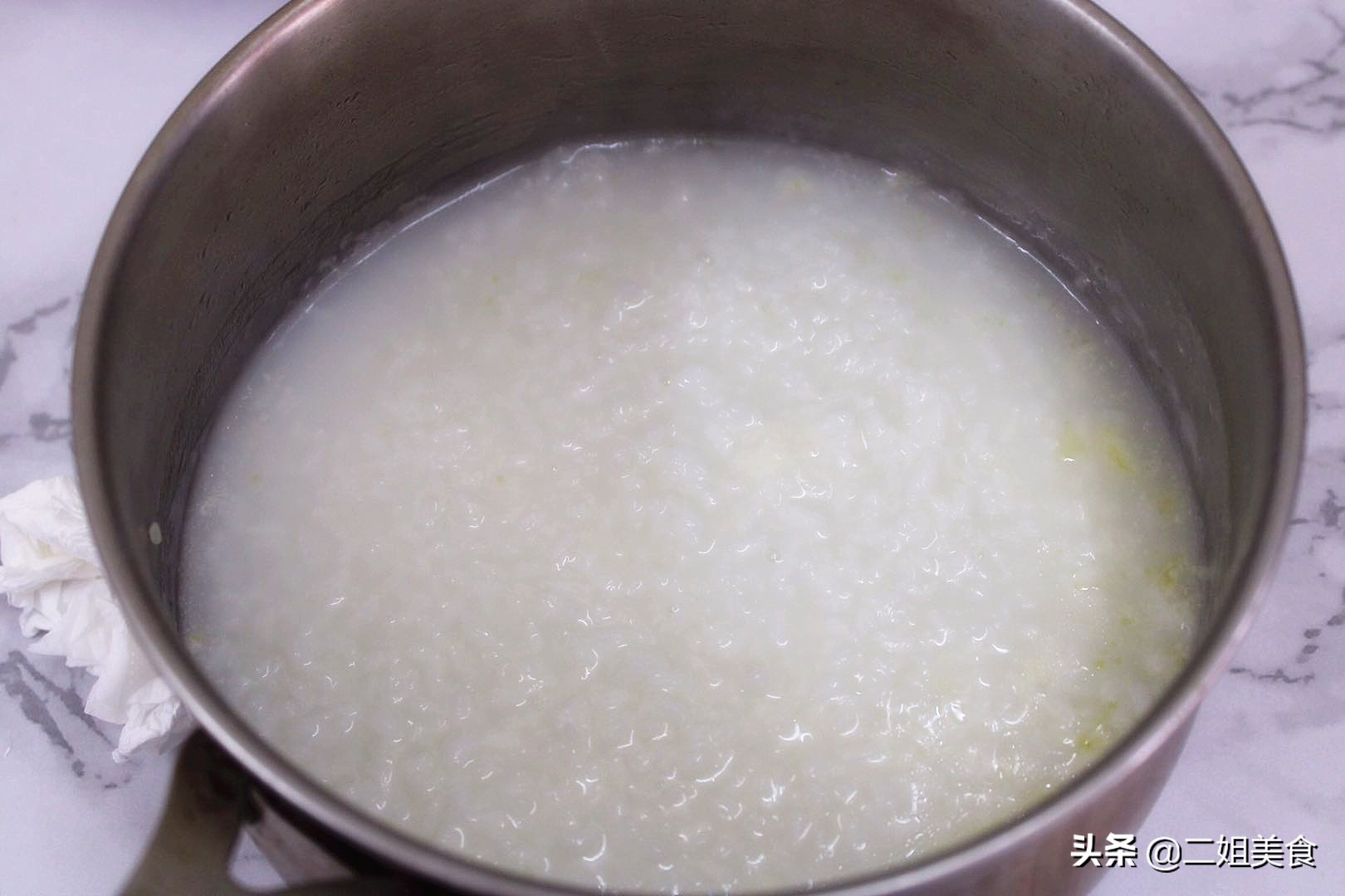 1个小窍门让你煮粥再也不溢锅,锅里煮粥怎样才不会溢出来