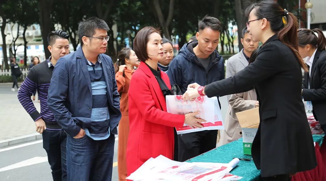 你好，碧桂园小学！初次见面请多指教！