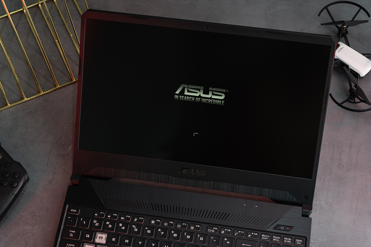 华硕的飞行堡垒7真的很差吗,打着上网课的名义玩游戏