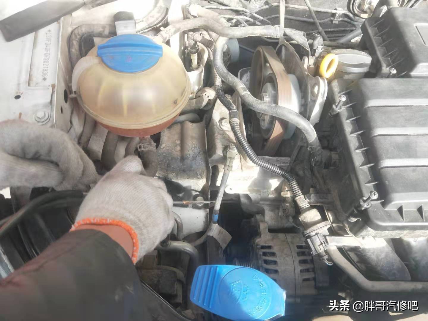 大众ea211发动机正时皮带更换时间,大众ea211发动机1.6涨紧轮