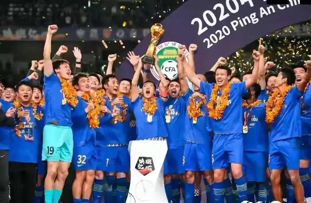 足协上海海港首发阵容,上海海港主帅参加苏河半马