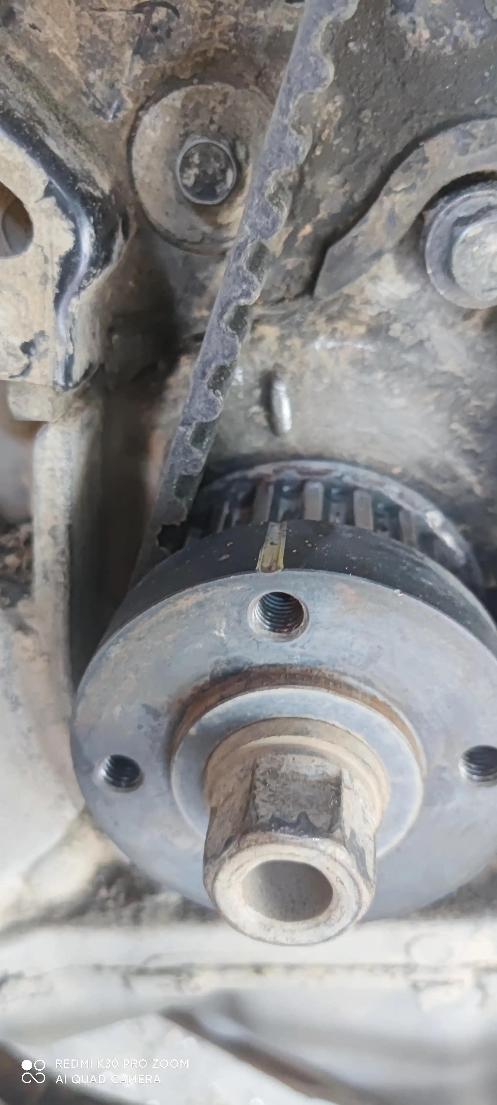 华泰圣达菲2.0t柴油版有手油泵吗,华泰圣达菲2.0t柴油版加什么机油