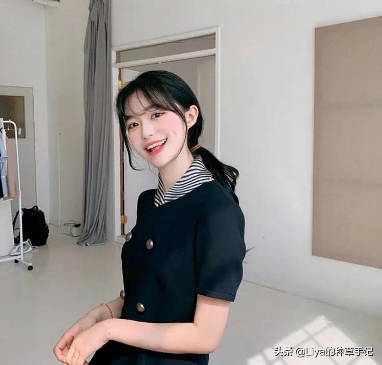 不要再披头散发了夏天适合的发型,披着和扎着都好看的浅层次发型