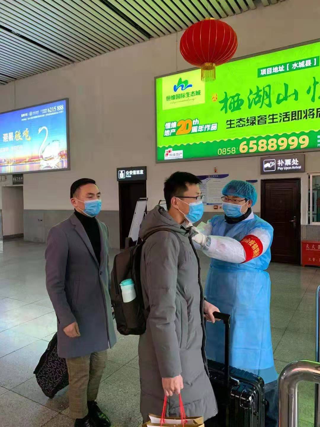 三强化坚决打赢疫情防控,三强化坚决打赢疫情防控阻击战