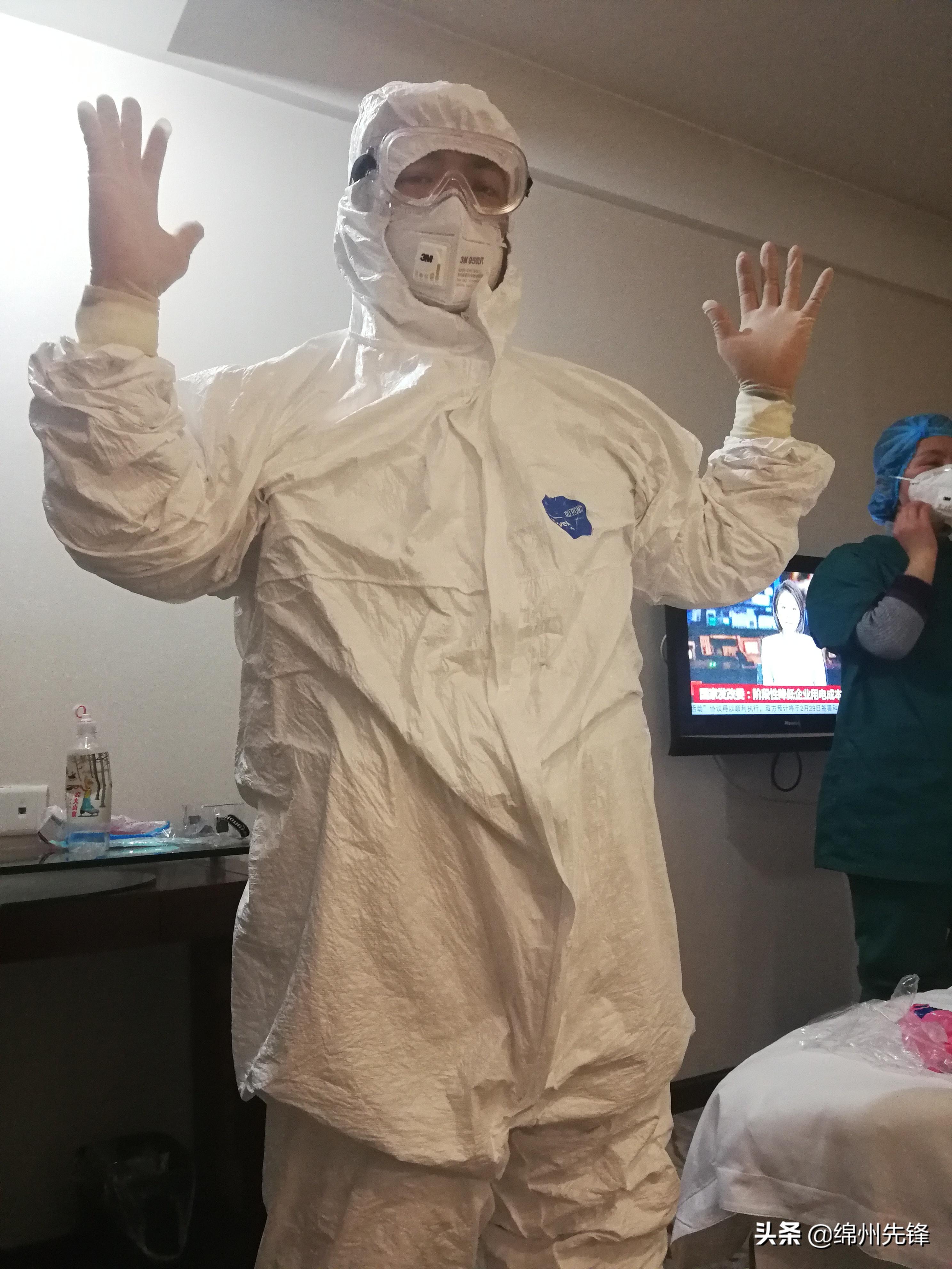 心理救援“老兵”姚晓波：进驻方舱，决战武汉