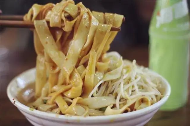 洛阳美食攻略10元以下,扁豆块洛阳的吃法