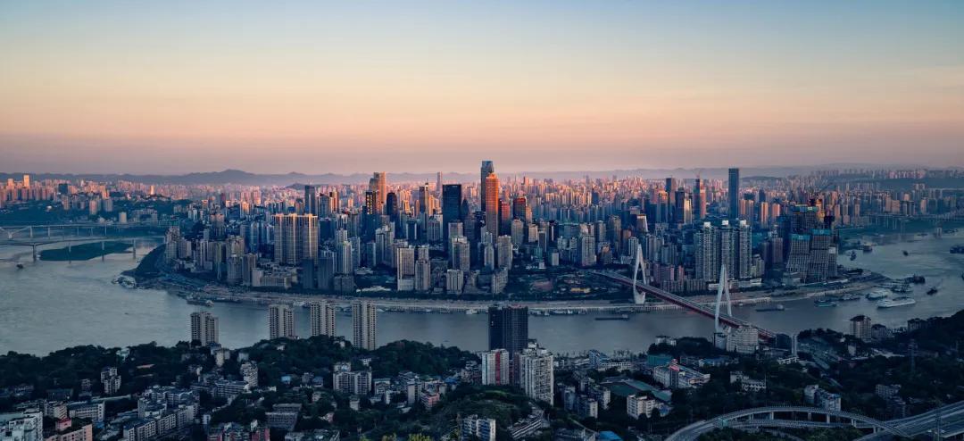 我们用25张图，去拆开8.2402万平方公里的重庆