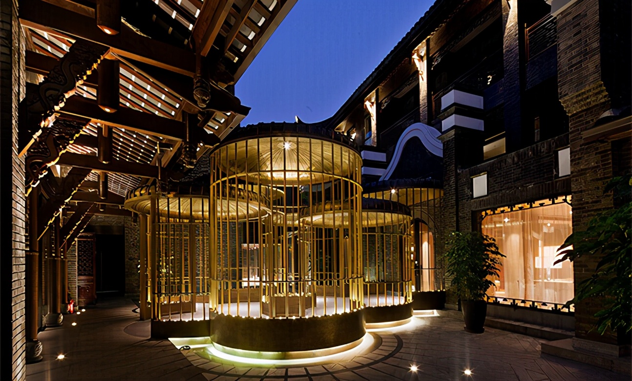 国宾馆的70岁：自救，还是和高端酒店品牌拥抱？