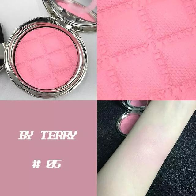 泫雅重腮红妆容,泫雅同款鬼马亮片妆