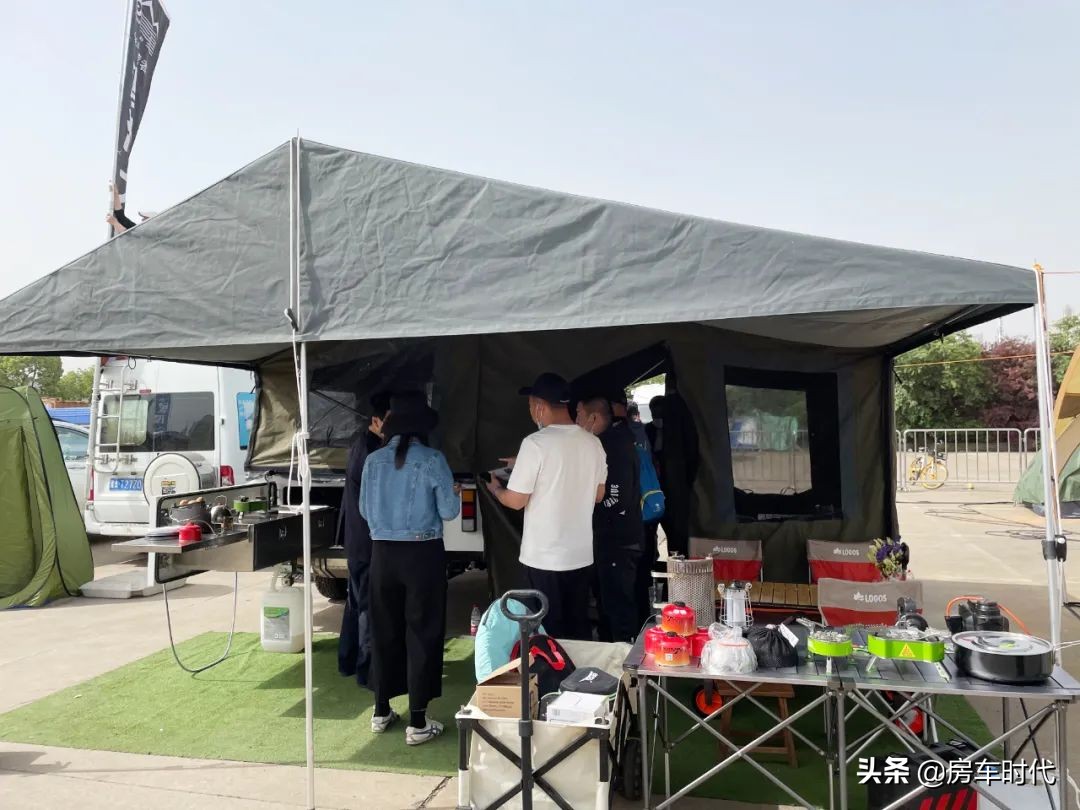 拖挂折叠小房车,小型越野露营折叠房车