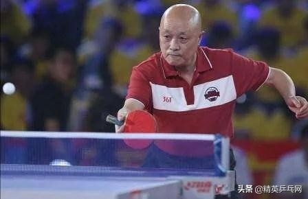 搞定女神的“曲线救国”之策：经济实惠助“岳父”成为社区乒霸