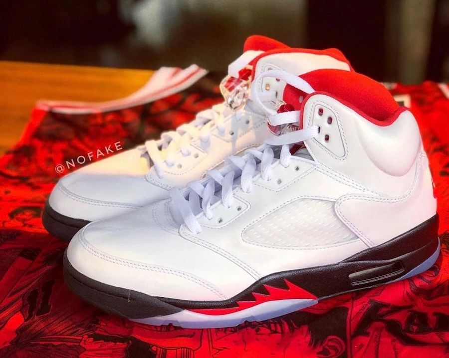 联名算个P！AJ5的30周年纪念最重磅的必须是它