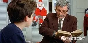 72岁老人腰疼还有骨刺该怎么治疗,老年人骨刺疼痛怎么治疗