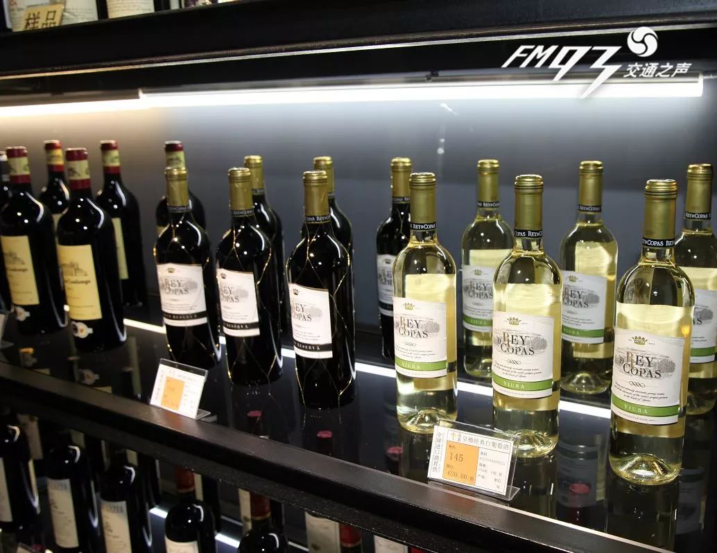 拉菲几万元一支,几十块钱的拉菲是真的吗