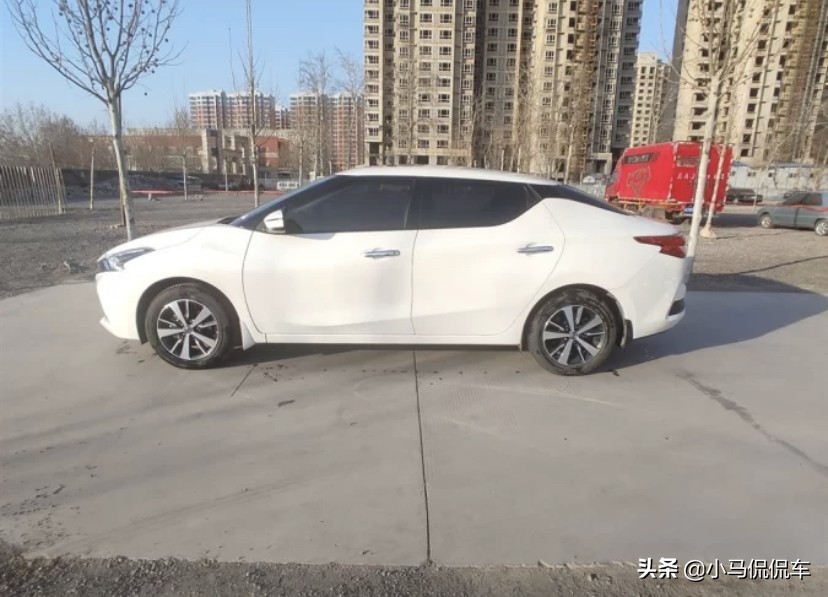 蓝鸟和轩逸谁更值得买,失之一厘差之千里