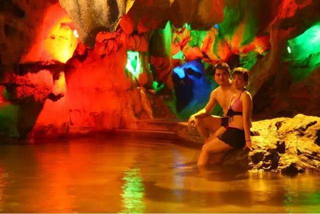 4A英德奇洞温泉小镇，轰趴汤山别院4房温泉别墅！建议收藏