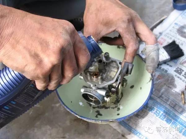 踏板摩托车化油器清洗,摩托车电喷保养方法