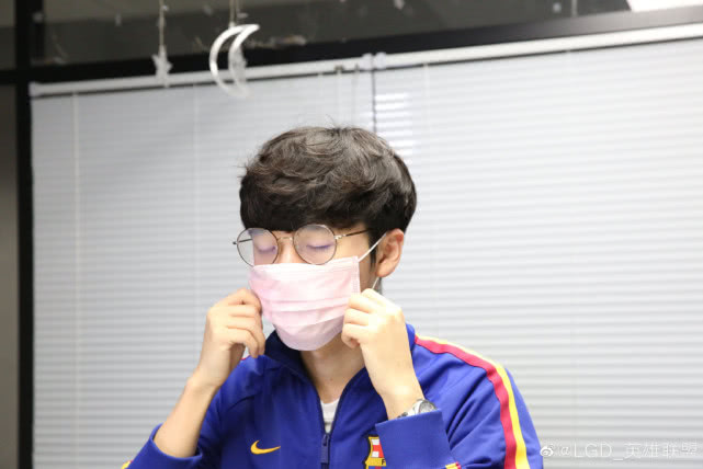 lgd花生夺冠视频,lgd打野盲僧2017