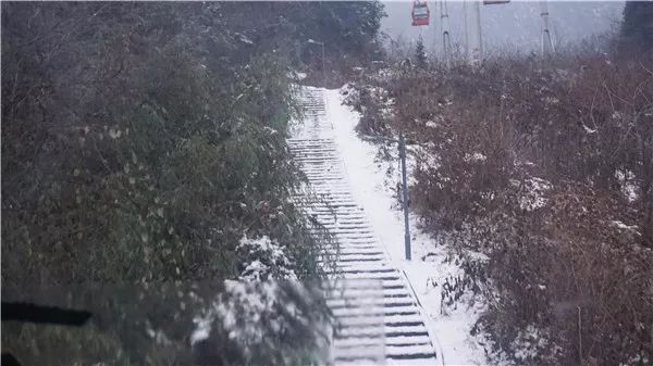 去西岭雪山玩雪要准备些什么,去西岭雪山滑雪需要先买门票吗