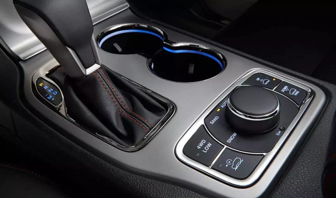 jeep最值得买的一款,jeep大切底价