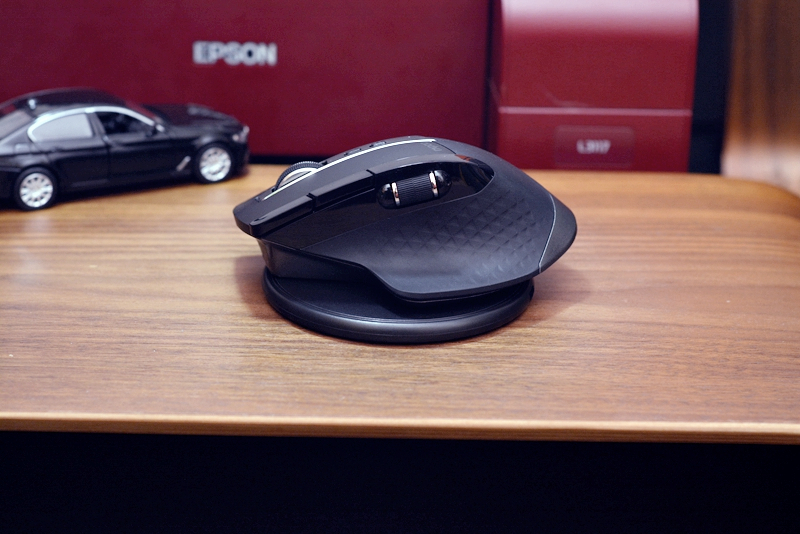 雷柏mt750是什么接口,雷柏mt750l鼠标更换电池教程