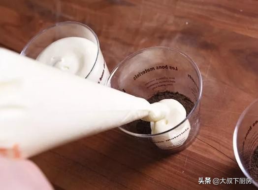 适合过年做的小杯甜品超简单浓稠,夏日简单甜点杯子