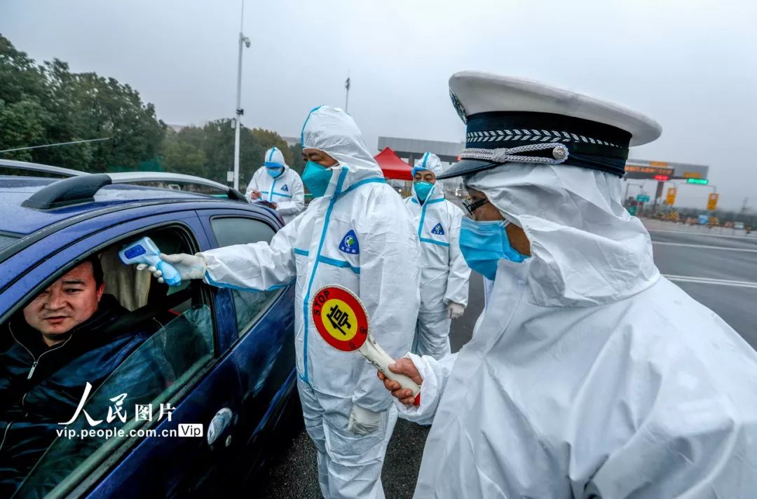 战疫中的40个瞬间,战疫二十四小时纪录片感悟