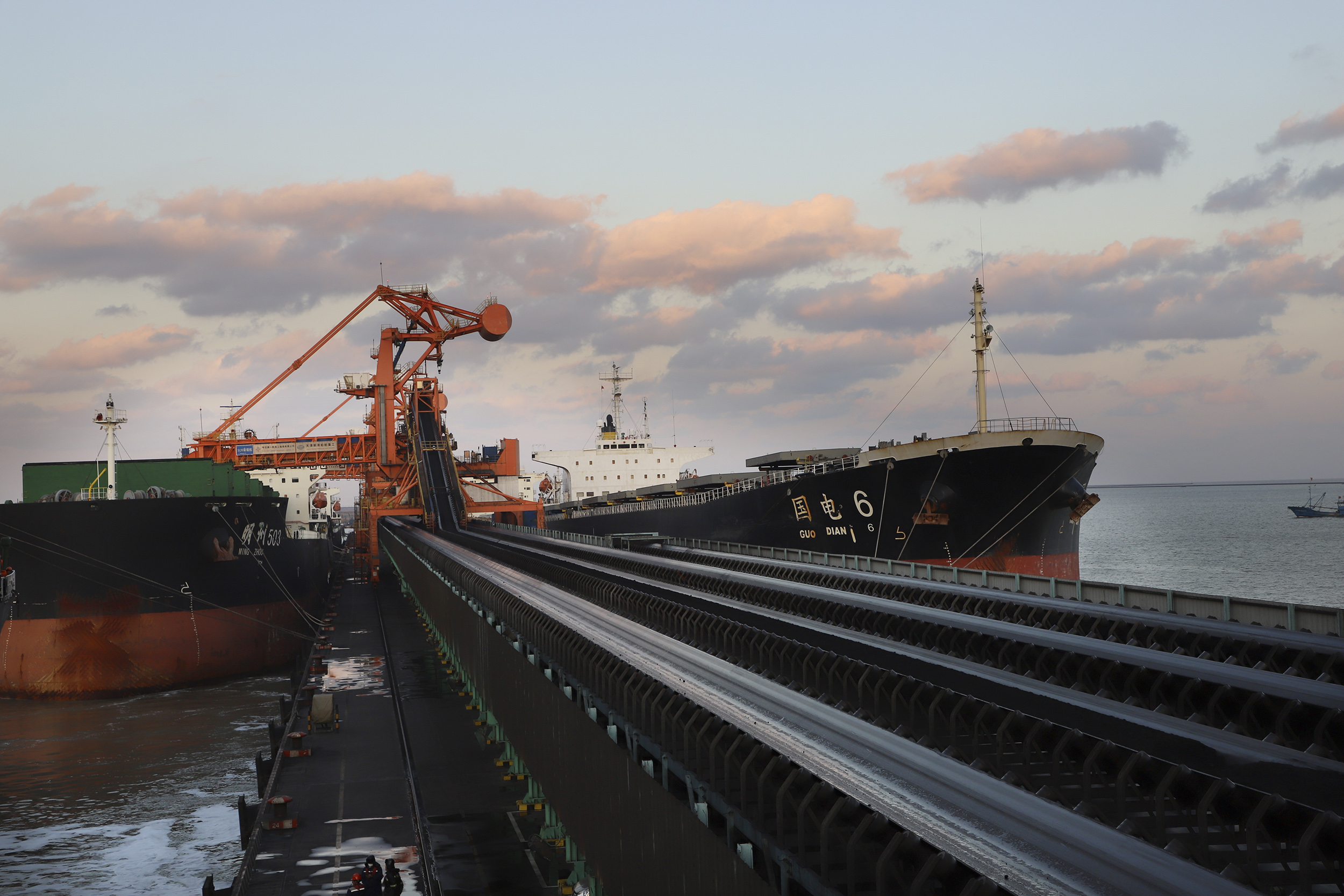 鼠标一点，煤炭上船——河北沧州渤海新区打造“智能港口”见闻