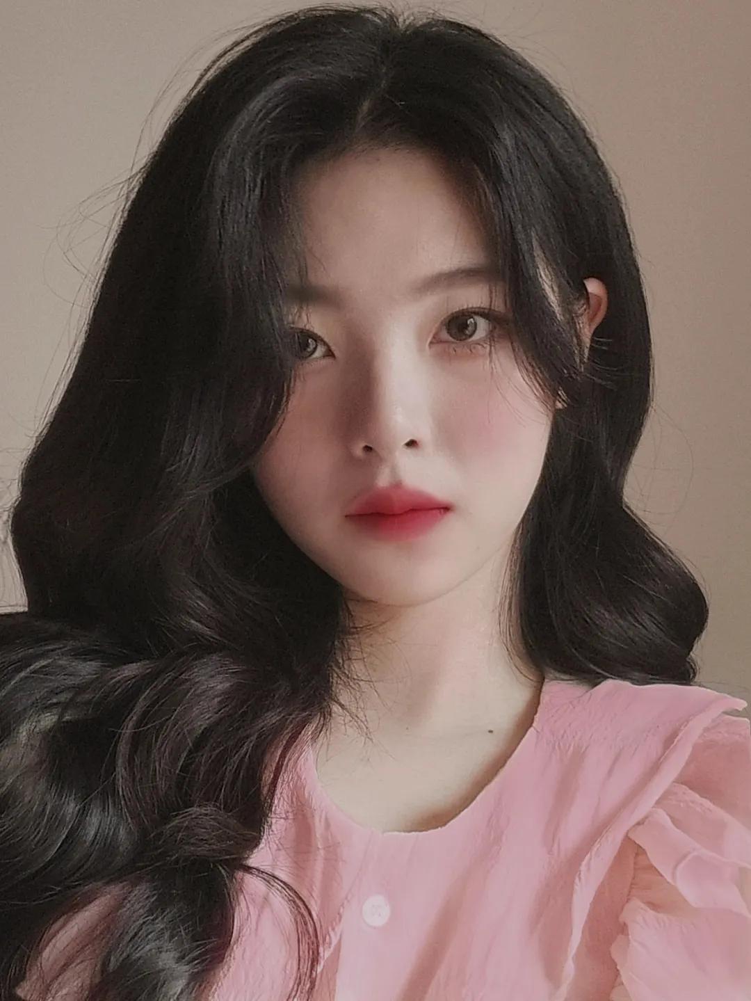 女人变美靠发型,变美烫发型