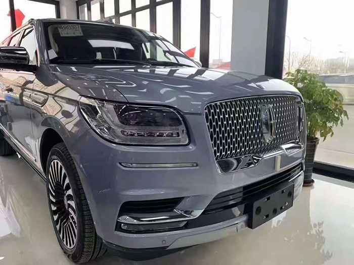 林肯领航员中排座椅三座,新款林肯领航员内饰