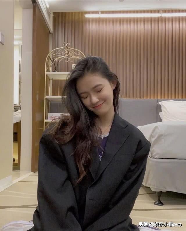 林允给爸妈买豪宅图文,林允爸爸年轻的时候