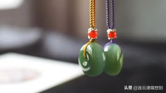 市场监督管理局查到卖假货,东海水晶市场卖假货被抓