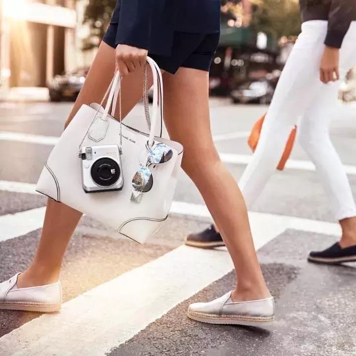 品牌女包包推荐网红款2022年新款,最近两年流行的包包品牌