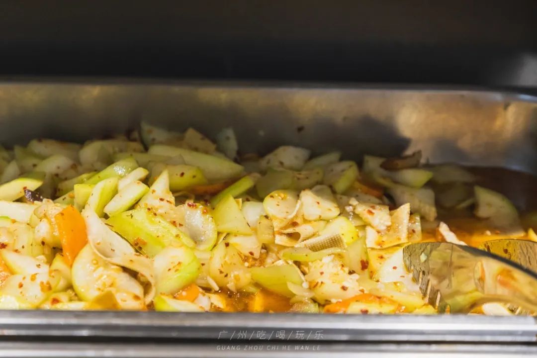 天平架素食自助餐,15元吃素食自助餐