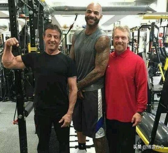c罗与强森合影,c罗与巨石强森