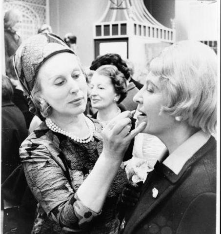 雅诗兰黛高端美妆品牌,雅诗兰黛在中国美妆行业的发展