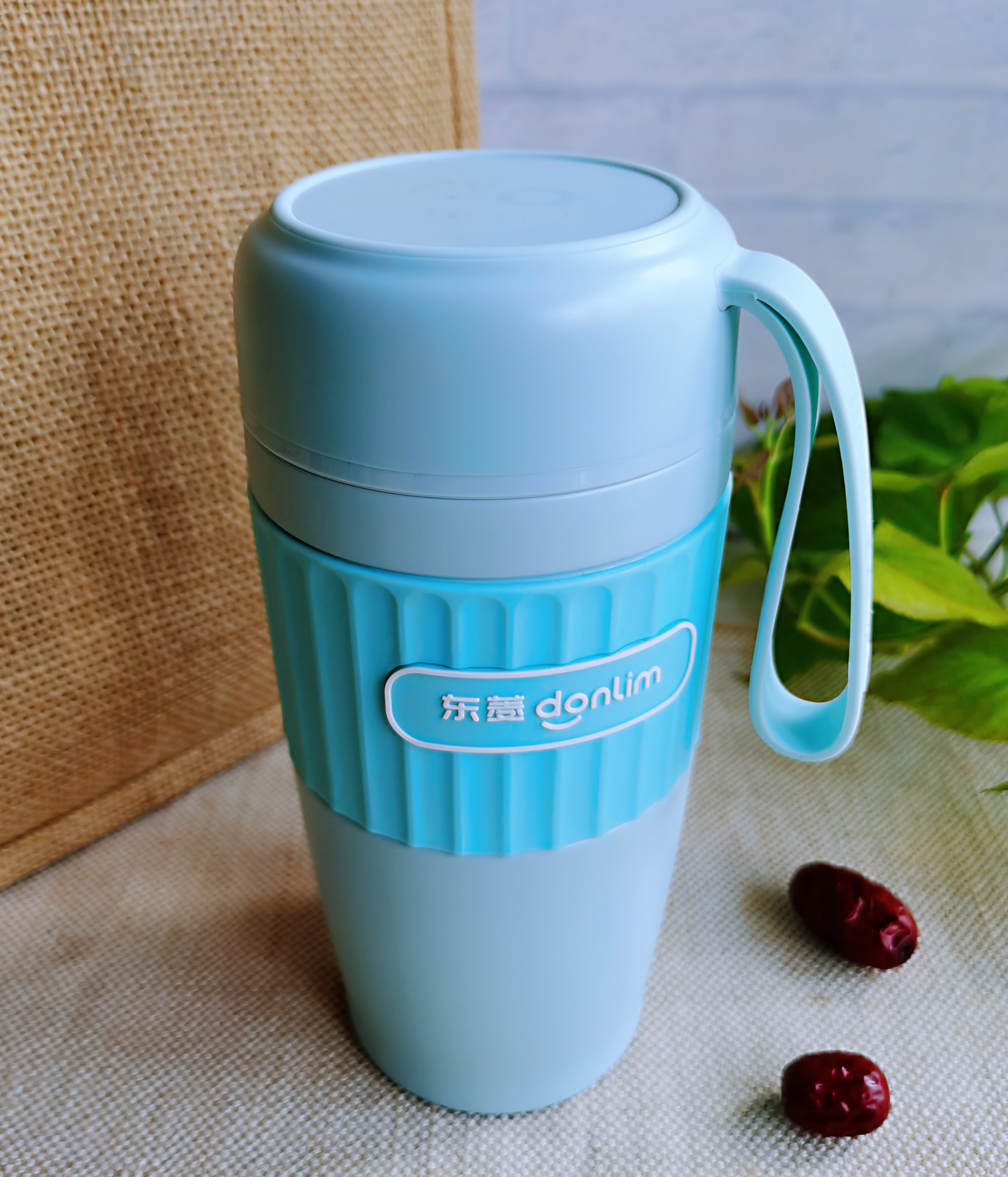 这个网红全能小杯一键搞定红枣豆米糊,开盖即饮,一杯元气满满