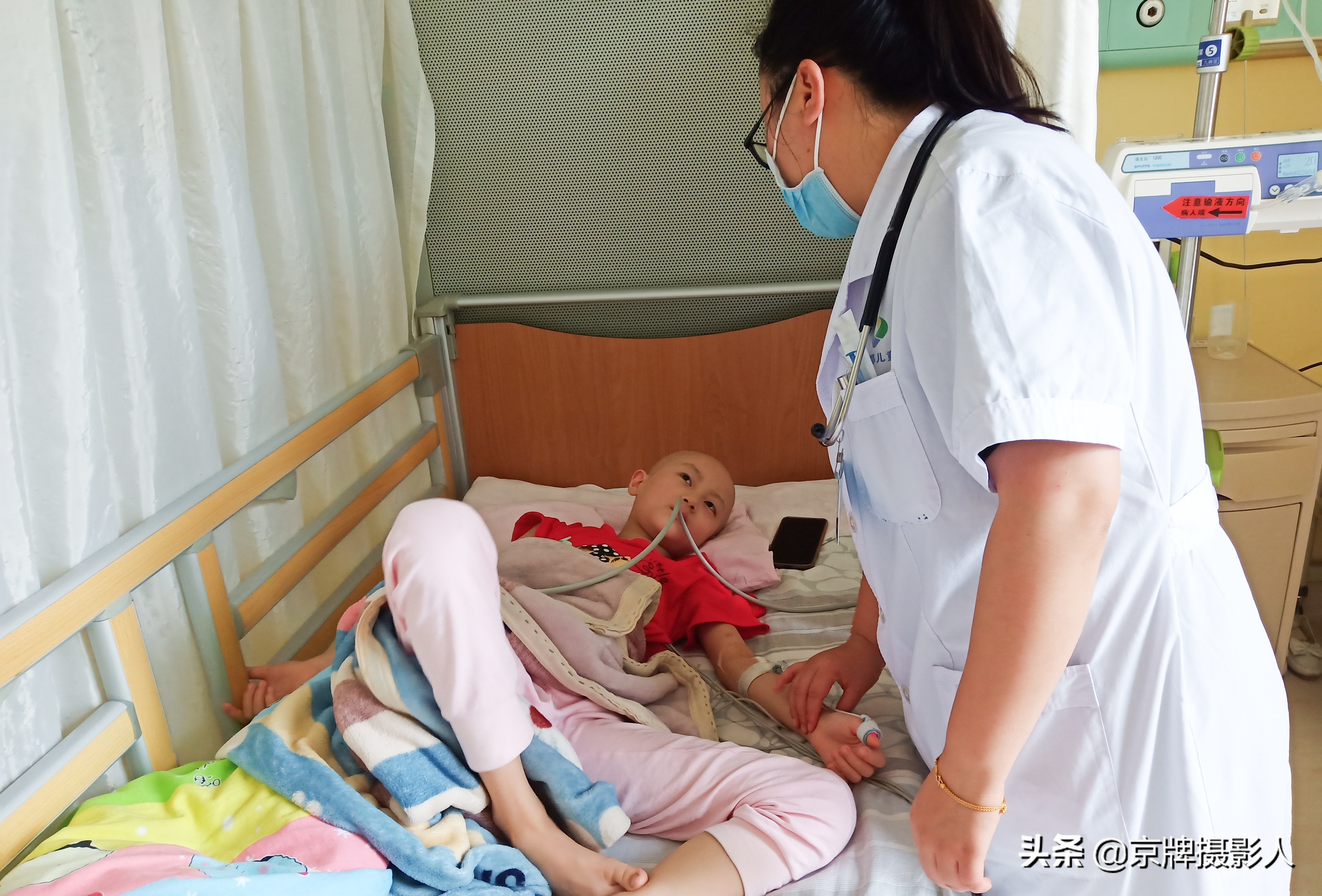 漂亮女孩因一场高烧失去听力,高烧40度女孩后续