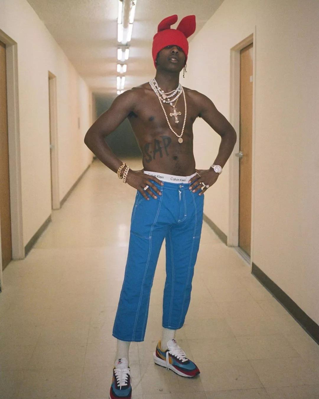 人称「Bra收割机」的他,又回监狱了!丨SOFRSHBOY