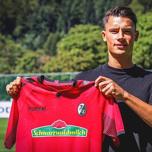 新晋德国国脚中卫科赫，弗莱堡后防线上的罗宾侠