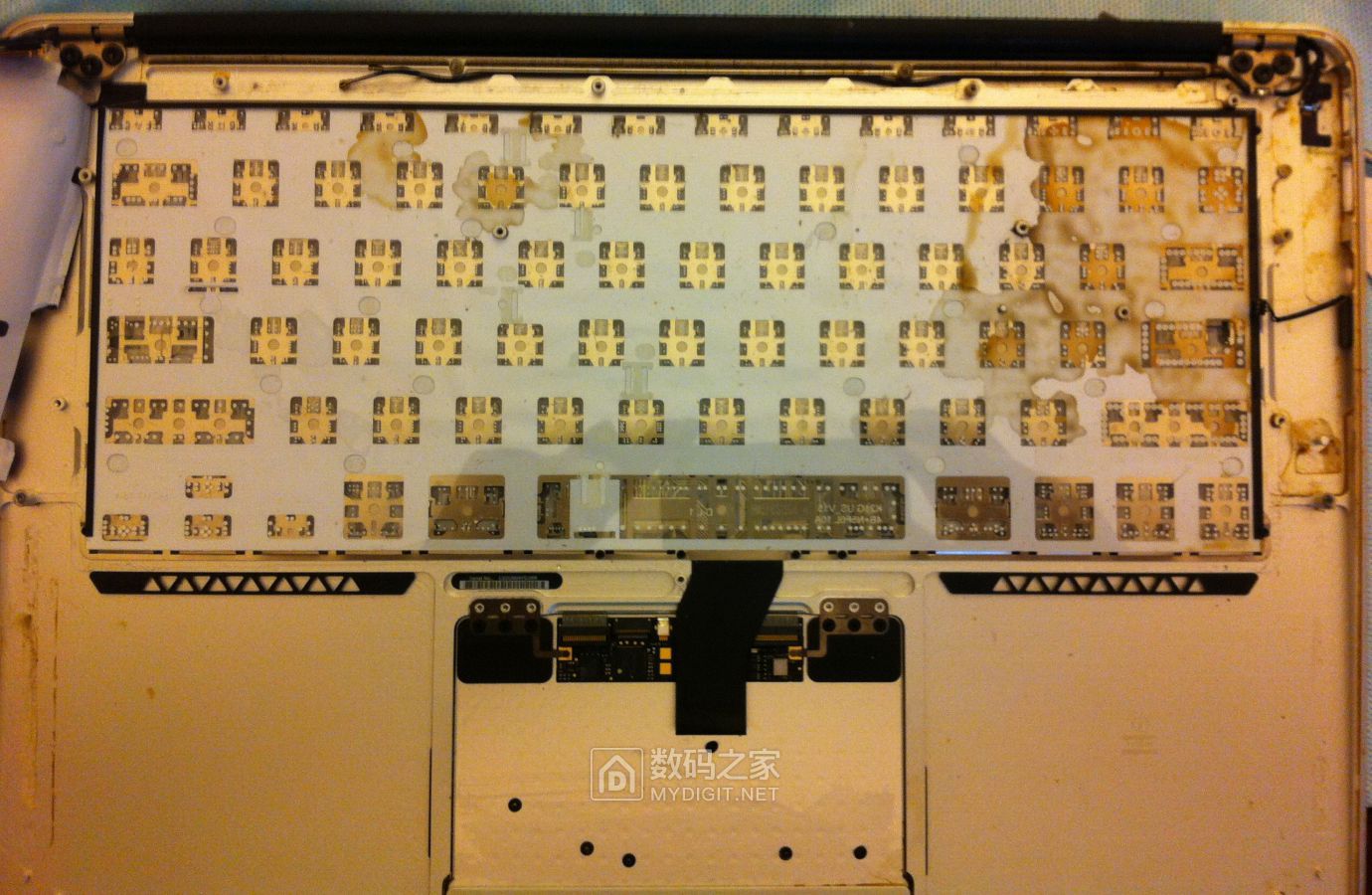 苹果笔记本macbookair7999,苹果笔记本11.6寸macbookaira1370