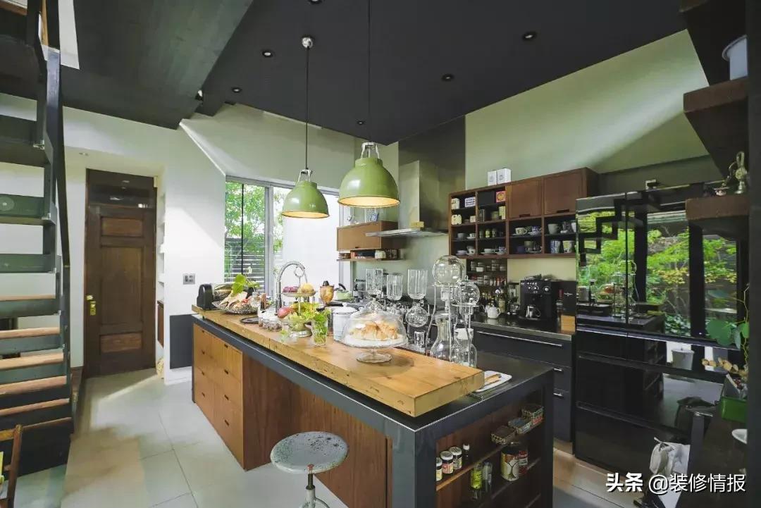 花200万在自己老家盖一栋三层别墅,农村夫妻攒35年钱建540平别墅