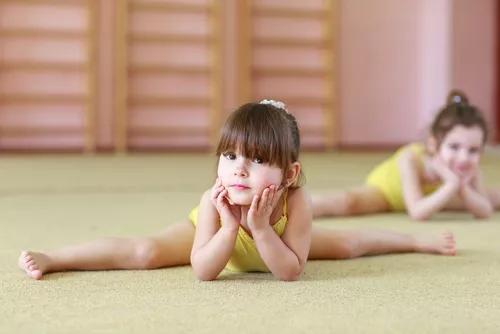 男女大脑发育有先天差异吗,男孩的大脑发育要比女孩儿的晚