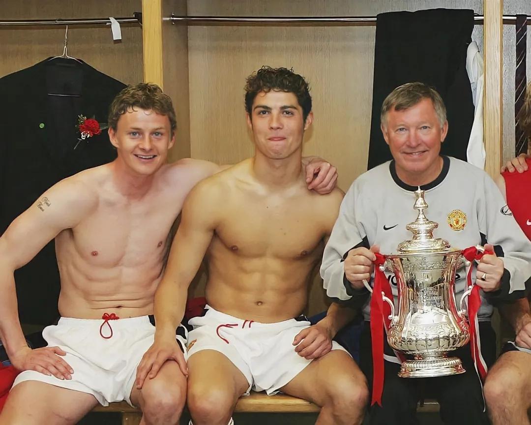 c罗重返红魔游子回家,c罗曼联游子归家