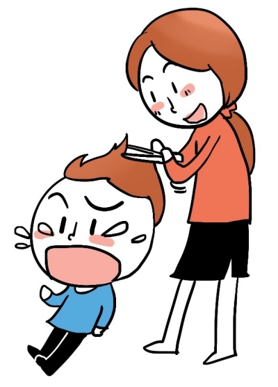 家里的小孩一剪头发就哭闹，家长应该怎么办？