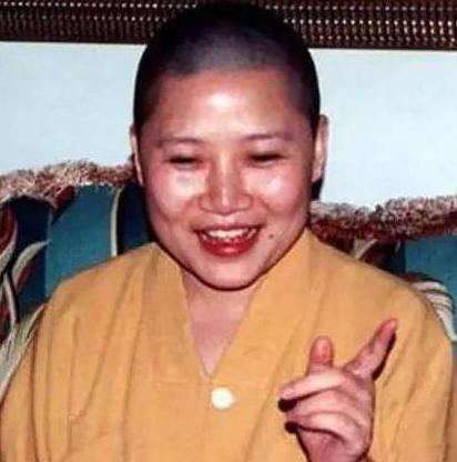 李娜当年皈依佛门到底是什么原因,李娜皈依佛门再次登台