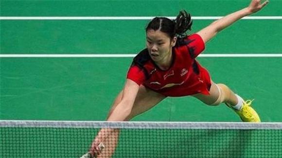 羽毛球入门新手如何选择球拍,羽毛球初学者选球拍怎么选